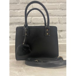 Bolso color negro detalles...