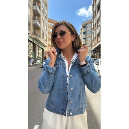 Cazadora vaquera con...