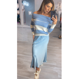 Falda midi satinada azul bebé